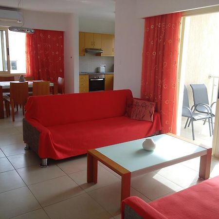 Elysia Park 9-202 Apartment Пафос Екстериор снимка